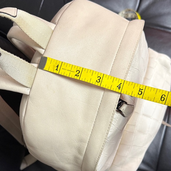 Coach Off-White Unisex Backpack with dust bag - Picture 7 of 15